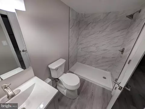 Bath - 3631 Elmora Ave, Baltimore, MD 21213 photo 3 of 3