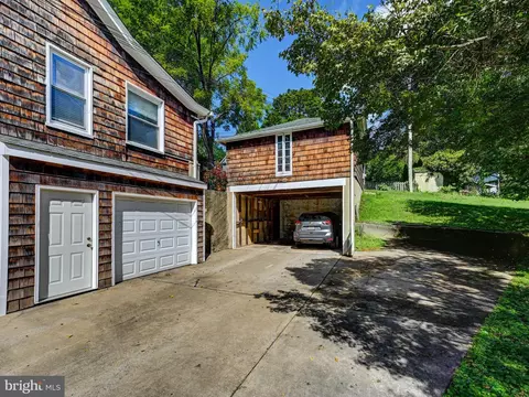 692 Gladstone Ave, Baltimore, MD 21210 photo 5