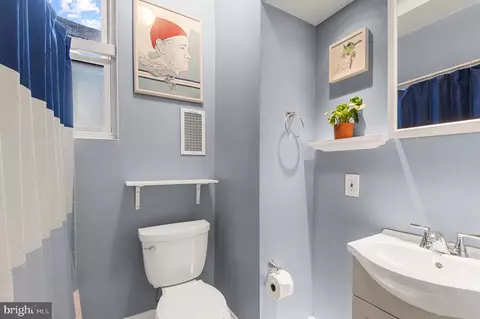 Bath - 847 W 35th St, Baltimore, MD 21211 photo 1 of 1