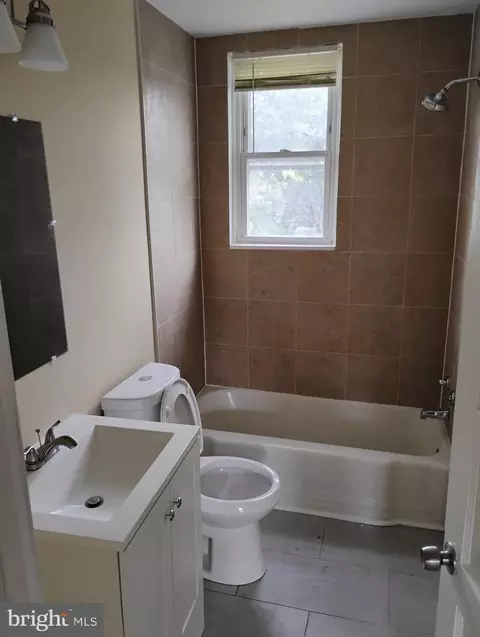 Bath - 1933 Griffis Ave, Baltimore, MD 21230 photo 1 of 1