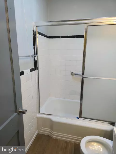 Bath - 721 Roundview Rd, Baltimore, MD 21225 photo 1 of 4