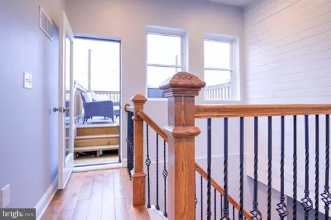Entry Way - 107 W Clement St, Baltimore, MD 21230 photo 10 of 12