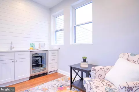 Entry Way - 107 W Clement St, Baltimore, MD 21230 photo 9 of 12