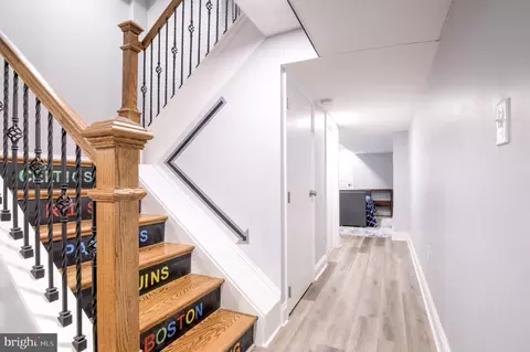 Entry Way - 107 W Clement St, Baltimore, MD 21230 photo 11 of 12