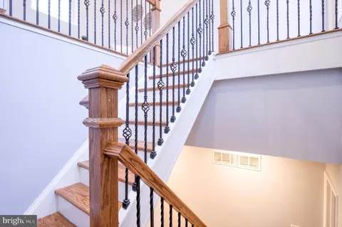 Entry Way - 107 W Clement St, Baltimore, MD 21230 photo 7 of 12