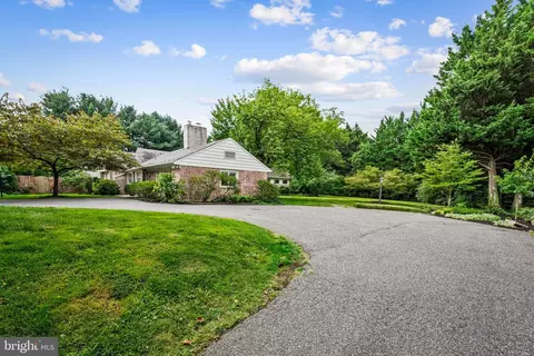 Exterior - 98 Cotswold Rd, Baltimore, MD 21210 photo 6 of 20