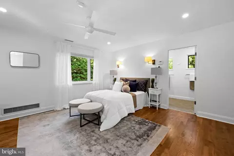 Bedroom - 98 Cotswold Rd, Baltimore, MD 21210 photo 1 of 8
