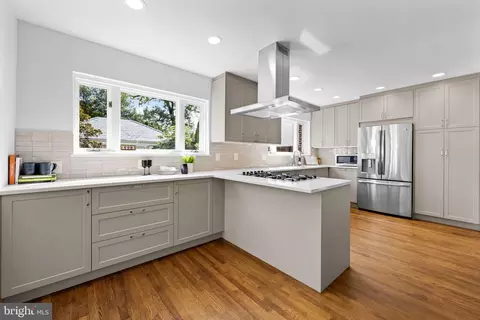 Kitchen - 98 Cotswold Rd, Baltimore, MD 21210 photo 2 of 4