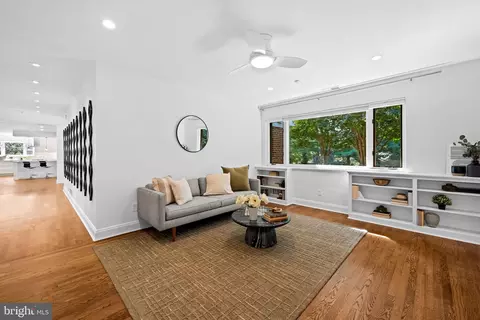 Living - 98 Cotswold Rd, Baltimore, MD 21210 photo 3 of 4
