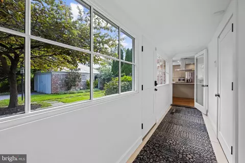 Entry Way - 98 Cotswold Rd, Baltimore, MD 21210 photo 5 of 5