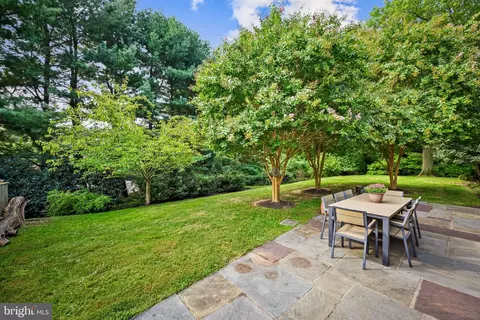 Exterior - 98 Cotswold Rd, Baltimore, MD 21210 photo 12 of 20