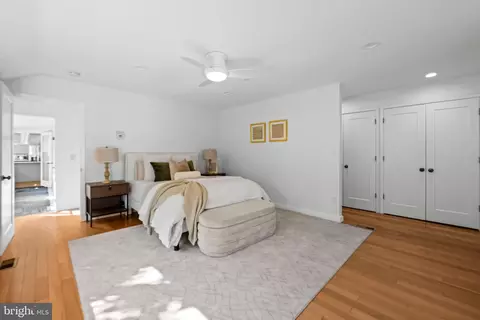 Bedroom - 98 Cotswold Rd, Baltimore, MD 21210 photo 4 of 8