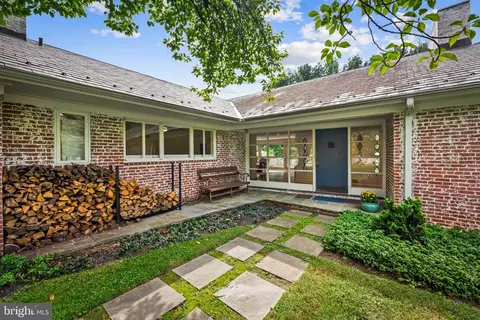 98 Cotswold Rd, Baltimore, MD 21210