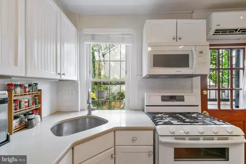 Kitchen - 616 Jasper St, Baltimore, MD 21201 photo 1 of 2