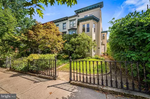 145 W Lafayette Ave W, Baltimore, MD 21217