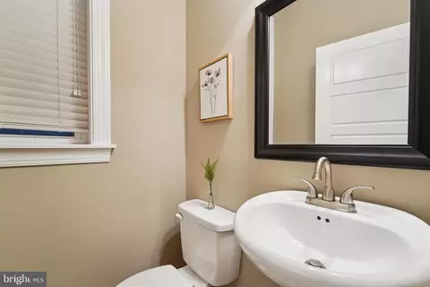 2608 E Baltimore St, Baltimore, MD 21224 photo 12