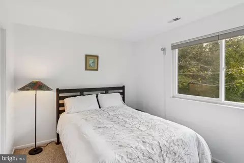 Bedroom - 2102 South Rd, Baltimore, MD 21209 photo 4 of 7