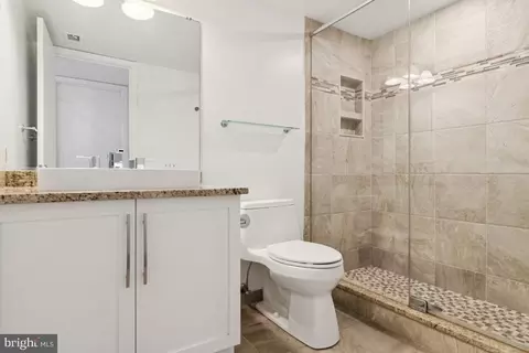 Bath - 2102 South Rd, Baltimore, MD 21209 photo 4 of 4