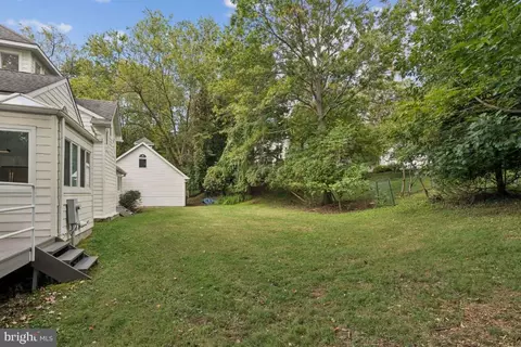 Exterior - 2102 South Rd, Baltimore, MD 21209 photo 6 of 9