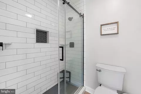 Bath - 731 E Fort Ave, Baltimore, MD 21230 photo 2 of 3