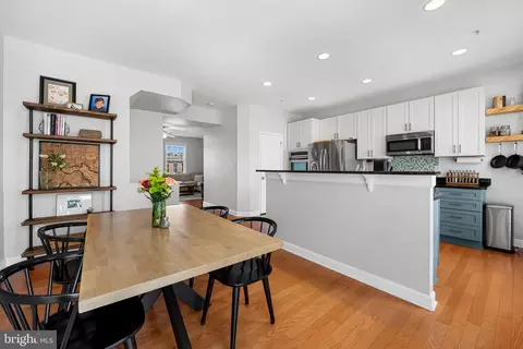 Dining - 731 E Fort Ave, Baltimore, MD 21230 photo 2 of 2