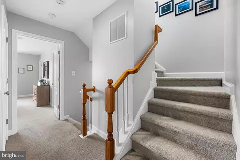 Entry Way - 731 E Fort Ave, Baltimore, MD 21230 photo 2 of 4