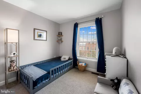 Bedroom - 731 E Fort Ave, Baltimore, MD 21230 photo 5 of 8