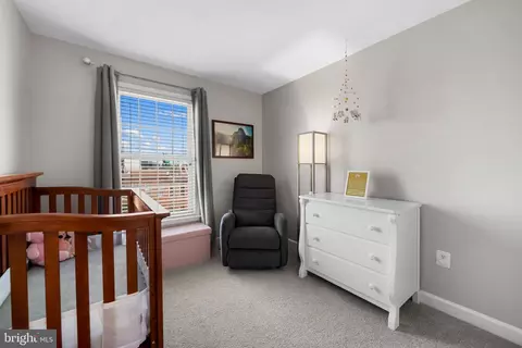 Bedroom - 731 E Fort Ave, Baltimore, MD 21230 photo 4 of 8