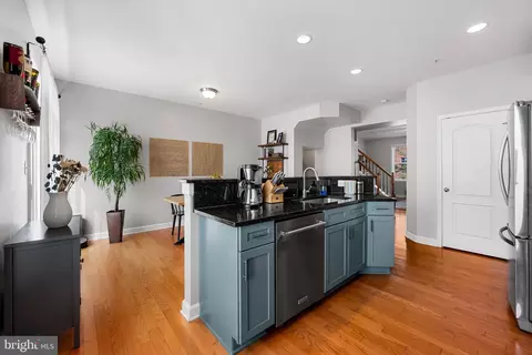 Kitchen - 731 E Fort Ave, Baltimore, MD 21230 photo 4 of 5