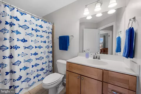 Bath - 731 E Fort Ave, Baltimore, MD 21230 photo 3 of 3