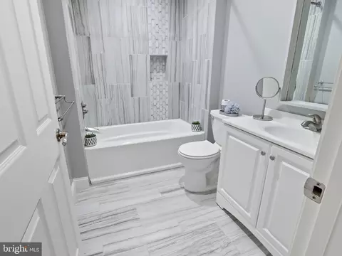 Bath - 1303 N Broadway, Baltimore, MD 21213 photo 3 of 4