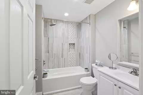 Bath - 1303 N Broadway, Baltimore, MD 21213 photo 4 of 4