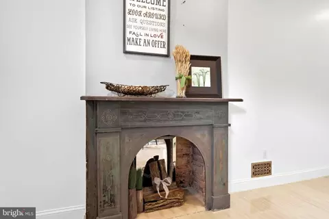 Entry Way - 1303 N Broadway, Baltimore, MD 21213 photo 7 of 11