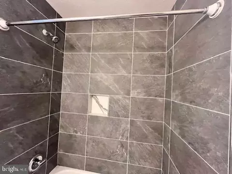 Bath - 2712 Beryl Ave, Baltimore, MD 21205 photo 1 of 4