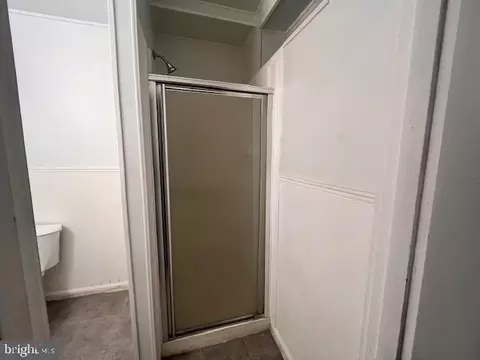Bath - 2712 Beryl Ave, Baltimore, MD 21205 photo 4 of 4