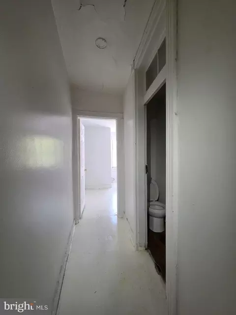 Entry Way - 1946 Harlem Ave, Baltimore, MD 21217 photo 9 of 16