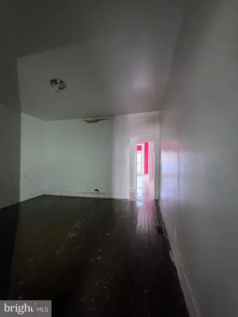 Entry Way - 1946 Harlem Ave, Baltimore, MD 21217 photo 3 of 16