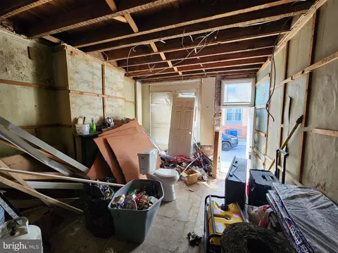 Entry Way - 1916 W Fairmount Ave, Baltimore, MD 21223 photo 1 of 9