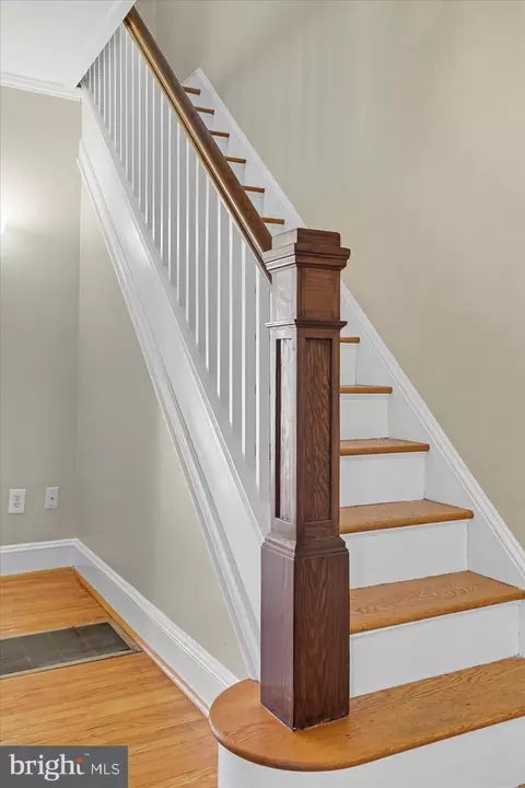 Entry Way - 913 E 37th St, Baltimore, MD 21218 photo 2 of 4