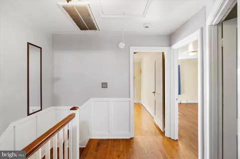 Entry Way - 3915 Rexmere Rd, Baltimore, MD 21218 photo 3 of 4