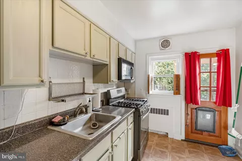 Kitchen - 3915 Rexmere Rd, Baltimore, MD 21218 photo 4 of 4