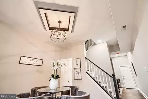Entry Way - 717 E Biddle St, Baltimore, MD 21202 photo 8 of 9