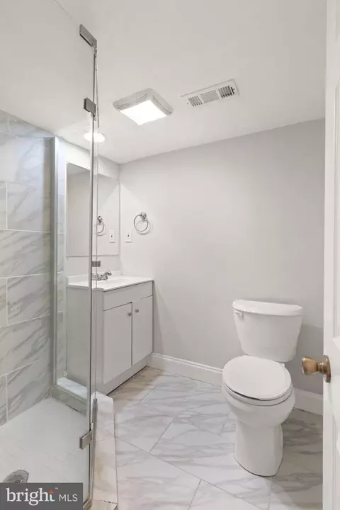 Bath - 3200 E Fairmount Ave, Baltimore, MD 21224 photo 4 of 4