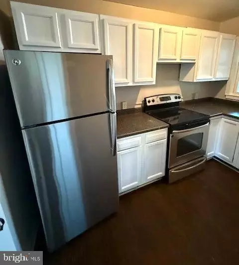 Kitchen - 811 Stoll St, Baltimore, MD 21225 photo 3 of 3