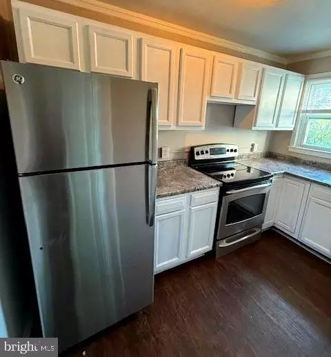 Kitchen - 811 Stoll St, Baltimore, MD 21225 photo 1 of 3