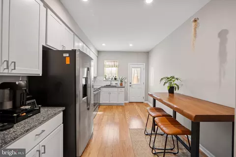 Entry Way - 807 E Chase St, Baltimore, MD 21202 photo 2 of 5