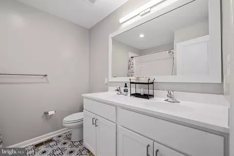 Bath - 807 E Chase St, Baltimore, MD 21202 photo 2 of 4