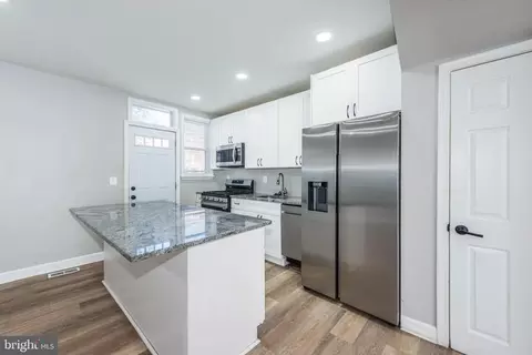 Entry Way - 3402 Parklawn Ave, Baltimore, MD 21213 photo 1 of 3