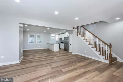 Living - 3402 Parklawn Ave, Baltimore, MD 21213 photo 2 of 5