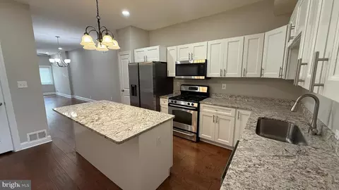 3412 E Pratt St E, Baltimore, MD 21224